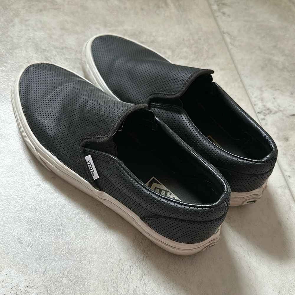 Women’s Black Slip-on Vans